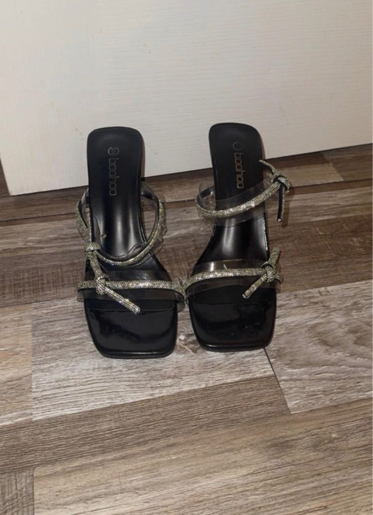 Boohoo Black Heels with Sparkle Straps – Size 5