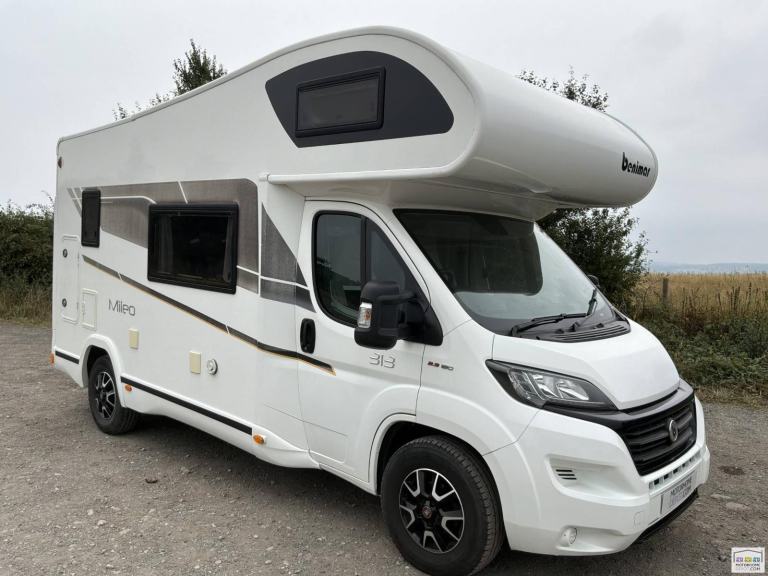 6 berth 6 belt compact auto Benimar Mileo 313 for sale