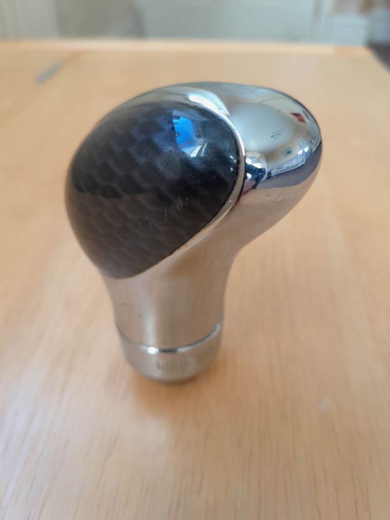 Momo gear knob