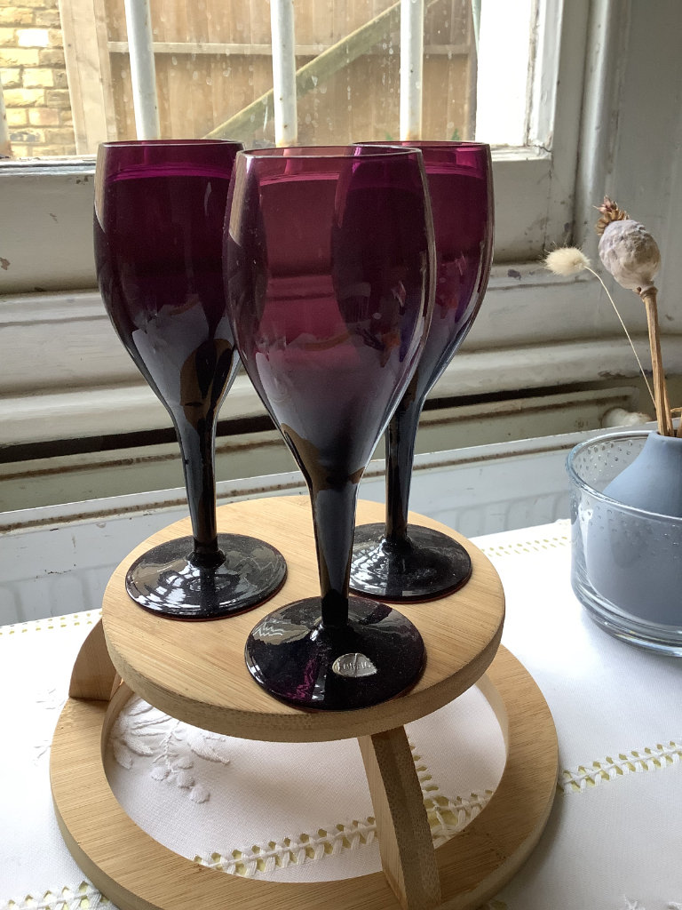 Rare vintage small wine cranberry glasses X3 £8