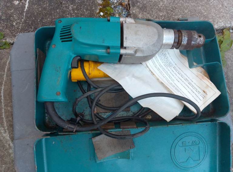 Makita 100 v drill 
