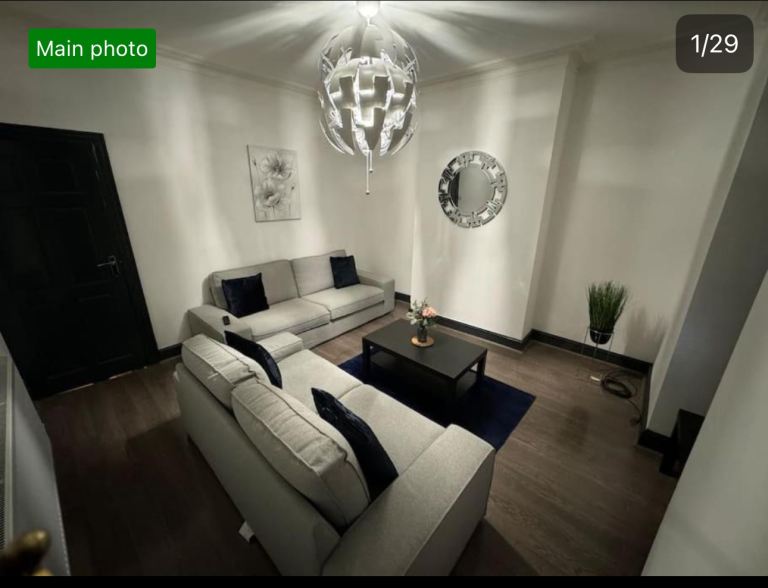 Immaculate Rooms to let fully refurbished & furnished