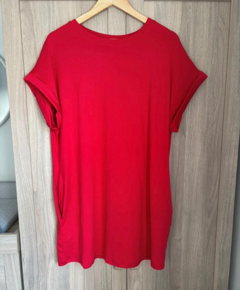 SHEIN Red Short Sleeve T-Shirt - Size M