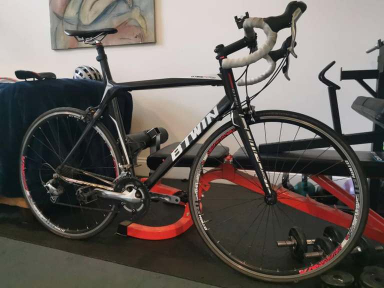 Btwin FC700 full carbon road bike. Large