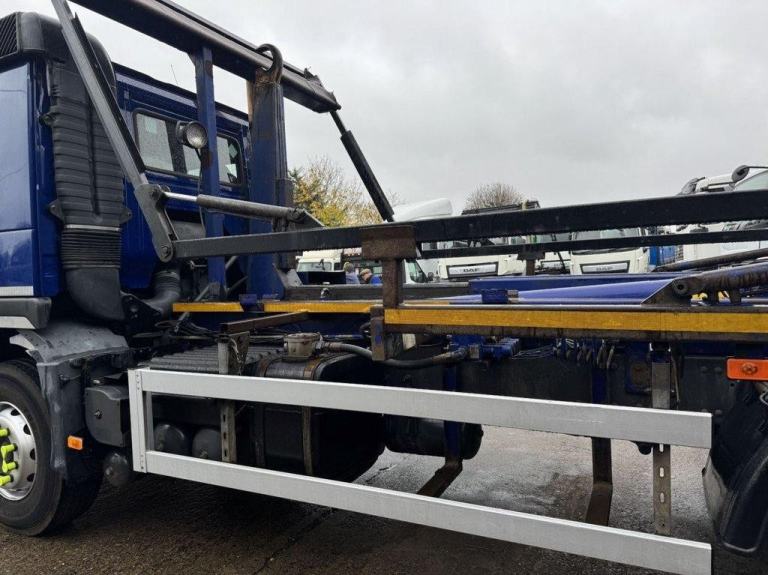 2012 VOLVO FM-330 6X4 HOOK LOADER