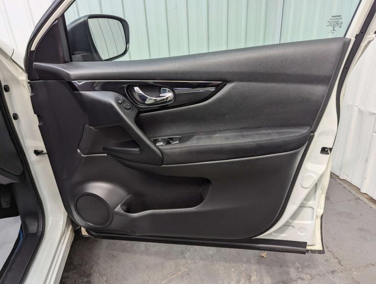 2015 Nissan Qashqai 1.5 Qashqai N-Tec+ dCi 5dr SUV Diesel Manual