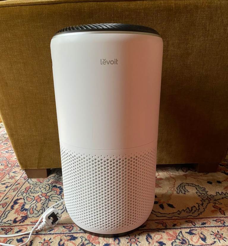 Air Purifier to manage pollen allergens and pet dander. Clean air in your home. 