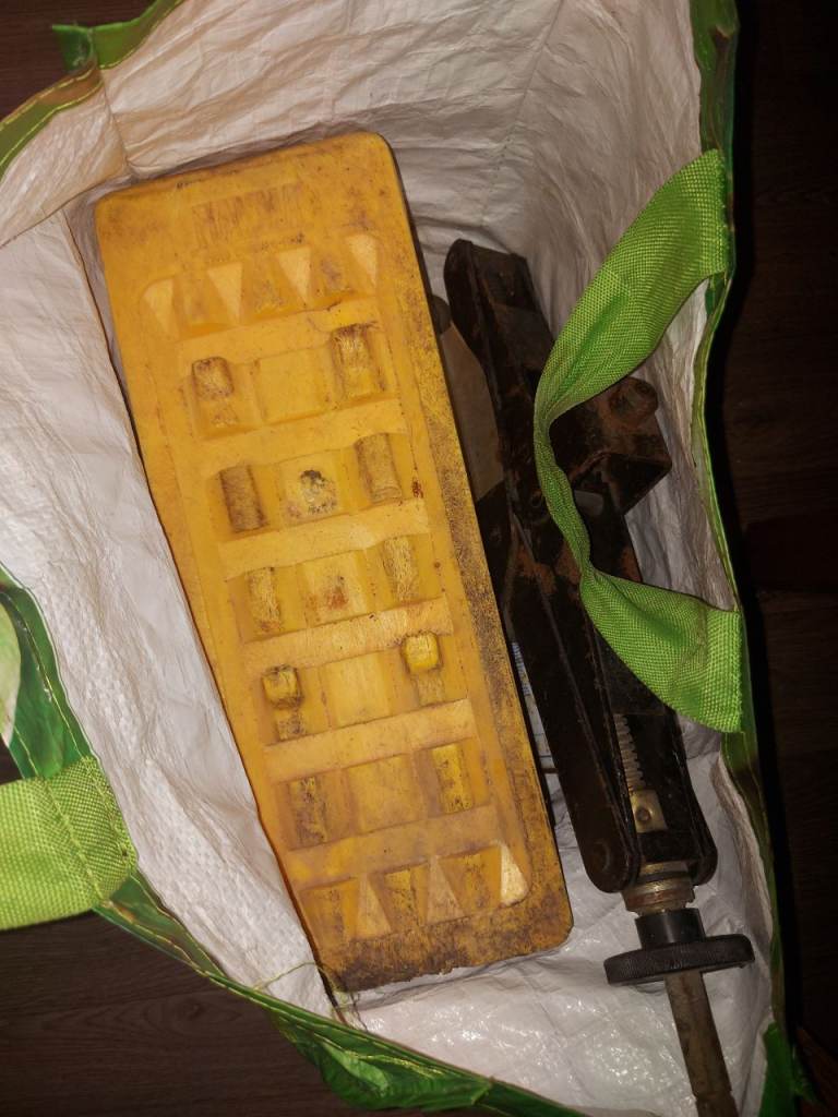 Car jack + 4 assistant ramps