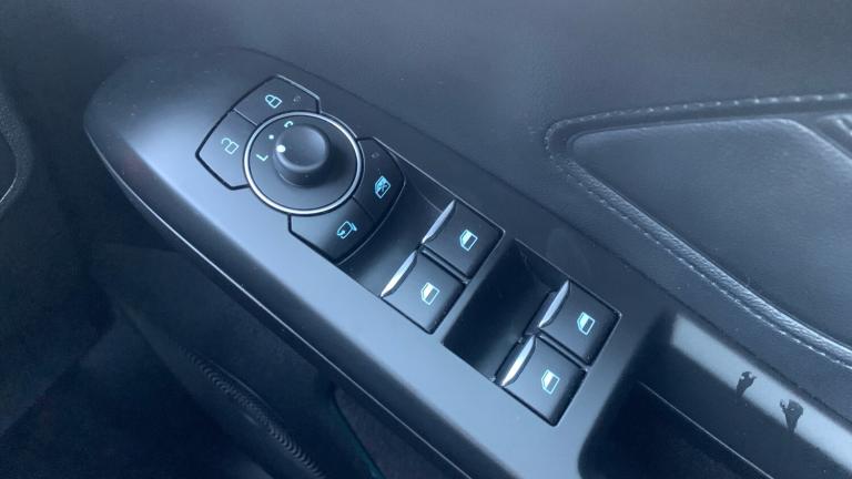 2022 Ford Focus 1.0 EcoBoost Hybrid mHEV 155 ST-Line Vignale 5dr Petrol Hatchback Hatchback Petro...