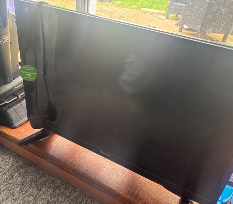 Bush Smart TV with Stand - Good Condition