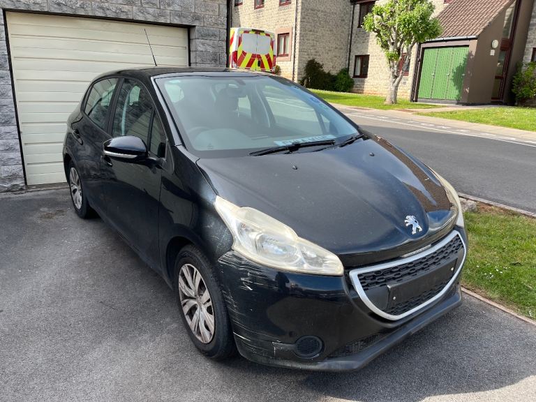 Spares or repairs Peugeot 208 1.2