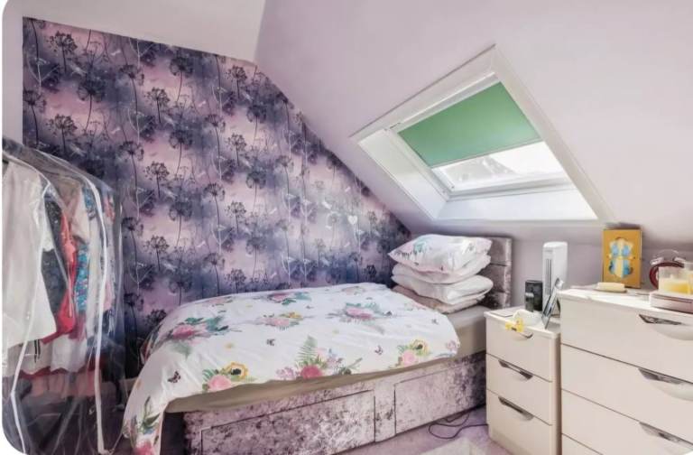 Single Room in terraced cottage Macduff