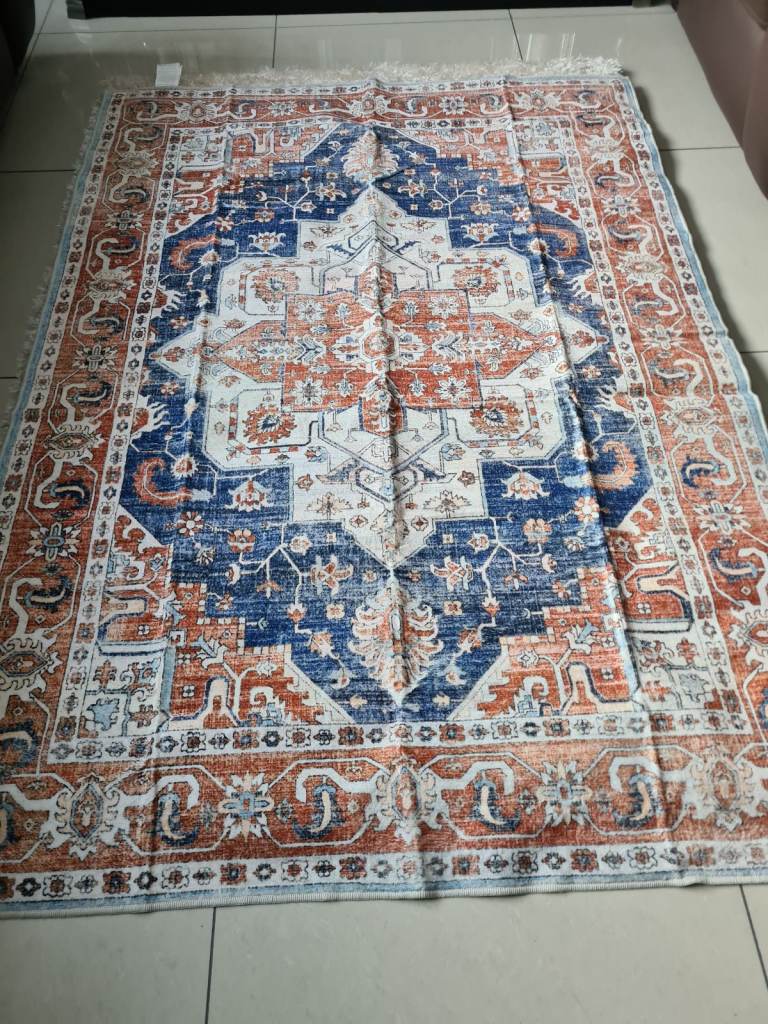 Coral navy traditional new rug for sale( 4ft x 5ft 2 in ) 