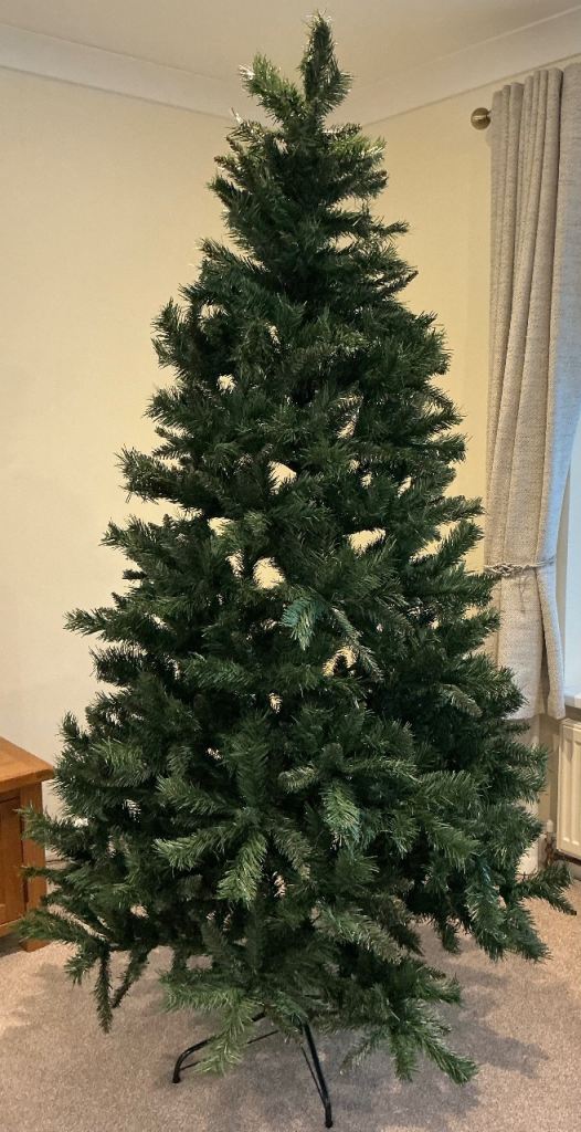 Haskins: The Yuletide Company Duncliffe Spruce 7ft Christmas Tree