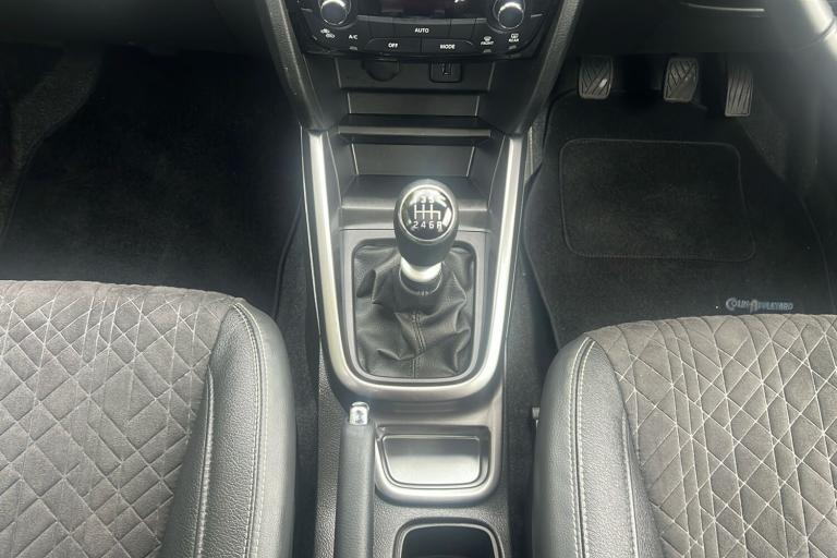  Suzuki Vitara 1.4 Boosterjet Mhev Sz5 Suv 5dr Petrol Hybrid Manual Euro 6 s/s