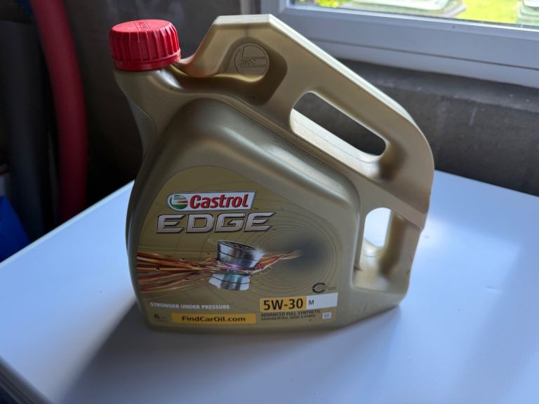 Castrol fully synthetic 5w-30 unopened 