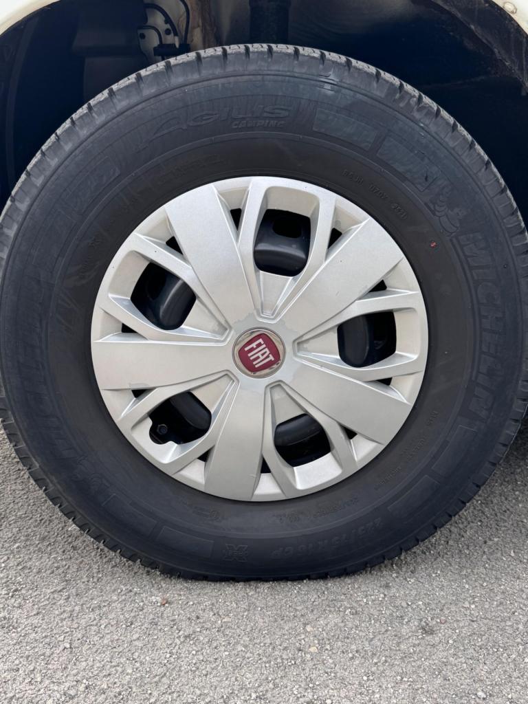 SWIFT ESCAPE 695 - 2017