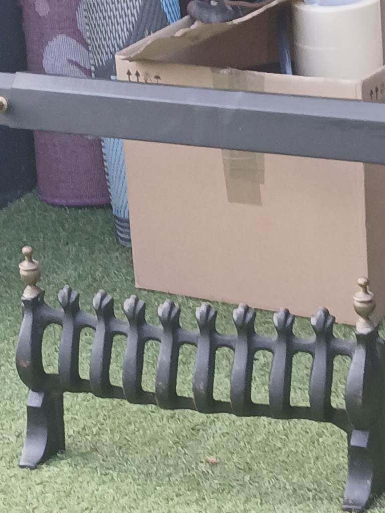 Fire front grate.