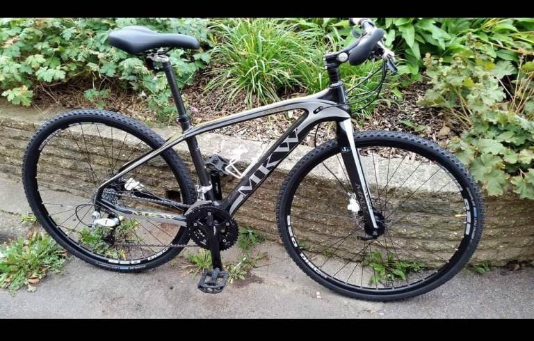 Black MKW Carbon Fibre 29er Mountain Bike - Custom Build, Like New