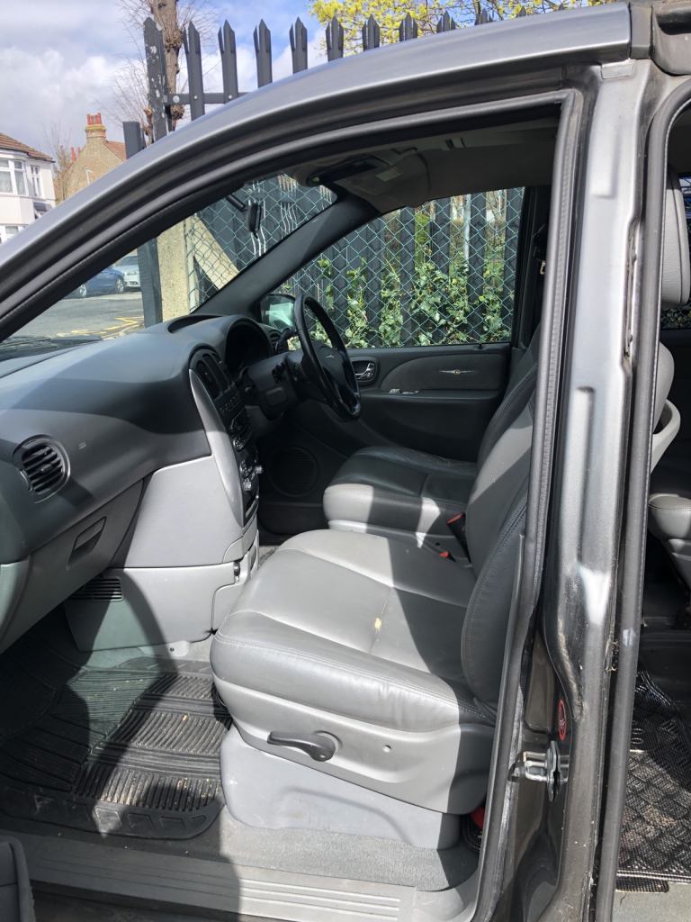 Chrysler Voyager 7 seater car