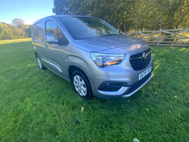 2020 Vauxhall Combo 2000 1.5 Turbo D 100ps H1 LE NAV Van PANEL VAN Diesel Manual