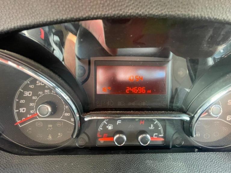 Sunlight Cliff 640 3 Berth 4 Belt Rear Transverse Bed Dinette Conversion Camperv