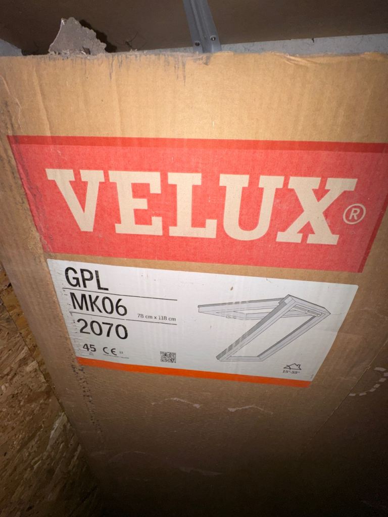 New VELUX GPL MK06 2070 Roof Window and EDL MK06 Flashing
