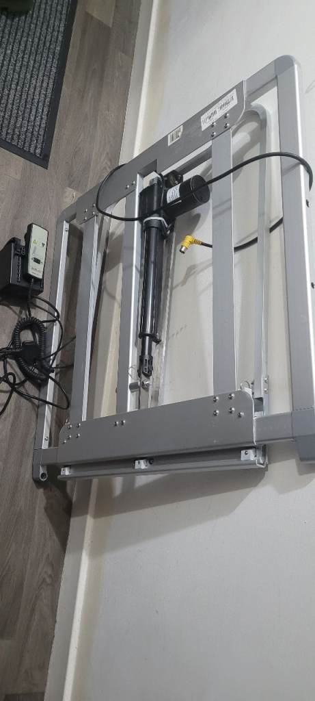 Mattress elevator 