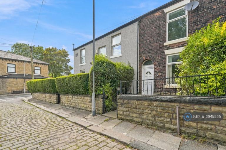 2 bedroom house in Prince Street, Heywood, OL10 (2 bed) (#2945555)