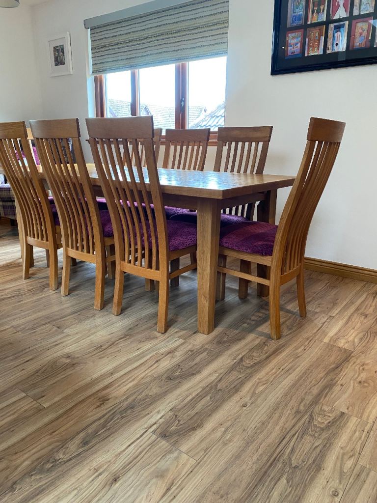 Extendable Solid Oak Dining Table & 8 Chairs