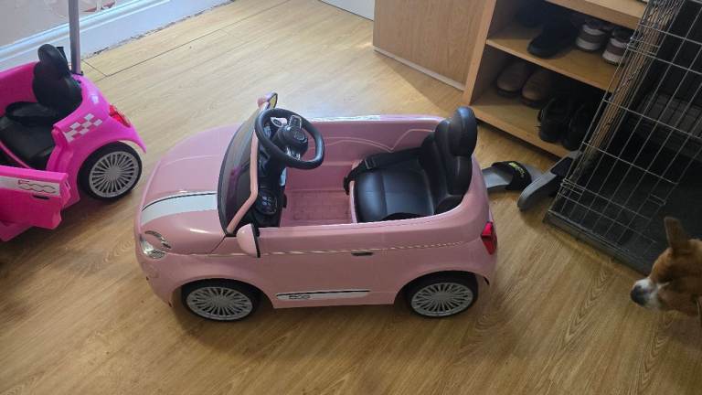 Fiat 500 electric kids ride in car 