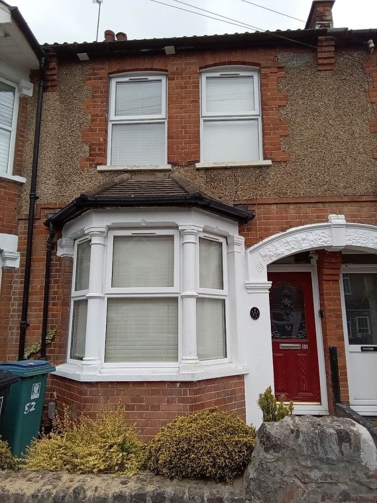 DSS ACCEPTED - Studio Flat Available in, Belgrave Ave, Watford, WD18