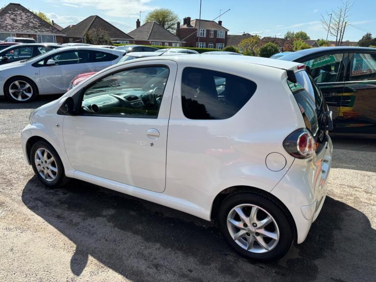 2013 Toyota AYGO 1.0 VVT-i Mode 3dr HATCHBACK Petrol Manual