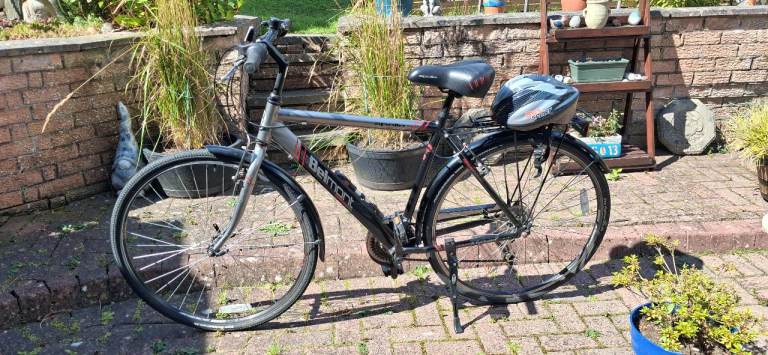 Apollo Belmont 21" Gents Bicycle, rarely used,  including Adult Helmet