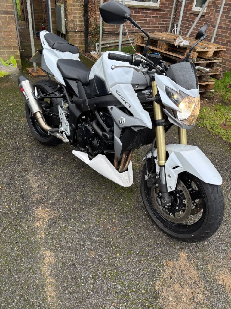 Suzuki, GSR, 2016, 749 (cc)