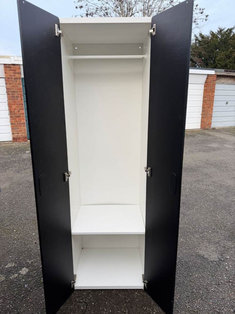 Tall Wardrobe for £75