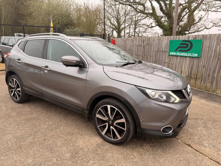 2014 Nissan Qashqai 1.5 dCi Tekna 5dr HATCHBACK Diesel Manual