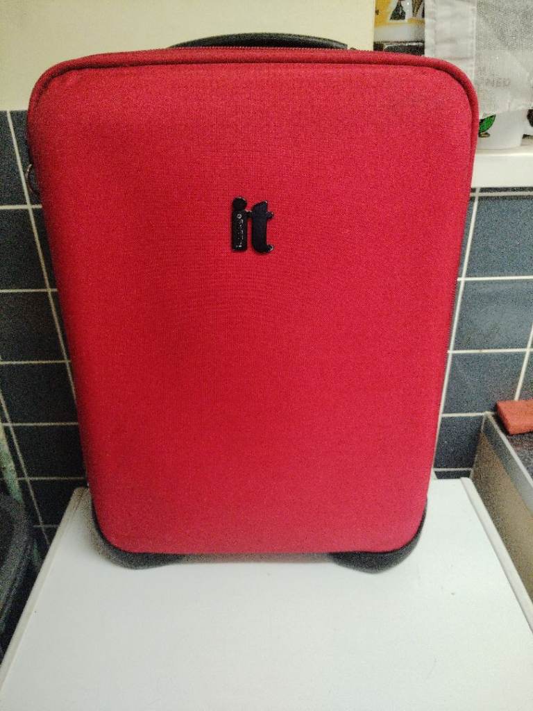 Red suitcase 
