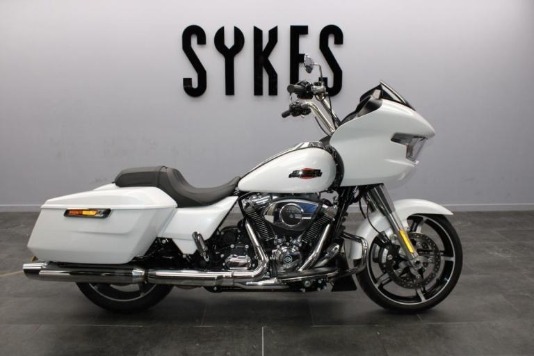 2024 Harley-Davidson FLTRX Touring Road Glide in White Onyx Pearl