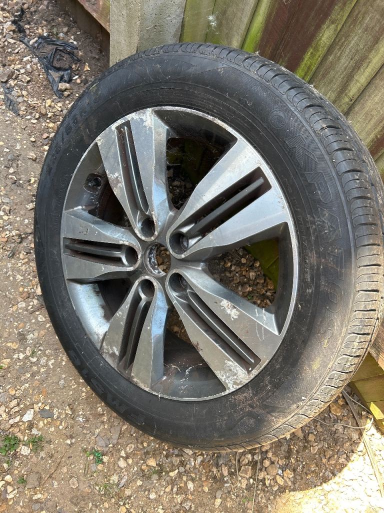Tyre and wheel from Hyundai ix35