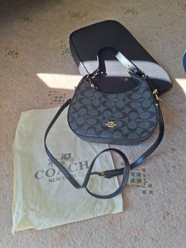 Woman coach bag 