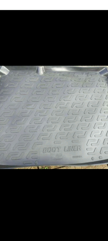Rubber boot liner for VW golf MK5