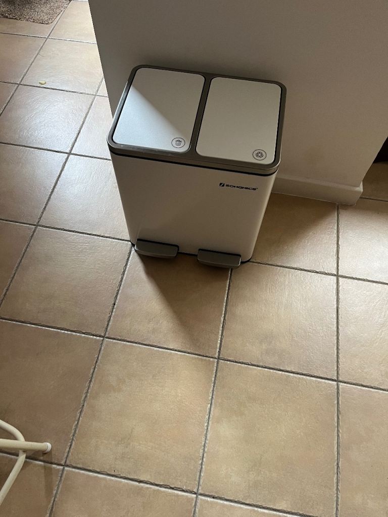 Songmics Dual Compartment Pedal Bin - White & Grey, As Good As New