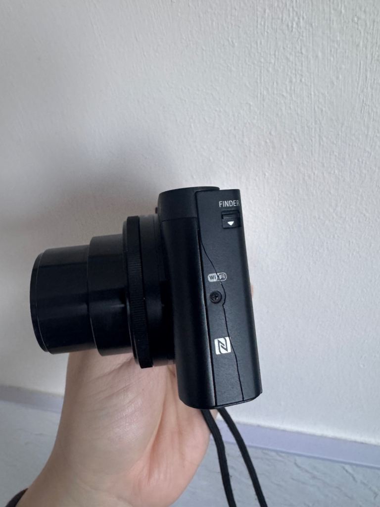 Sony Cybershot DSC- HX90 Camera 