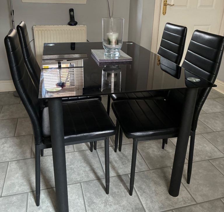 Kitchen Table and Four Chairs 
