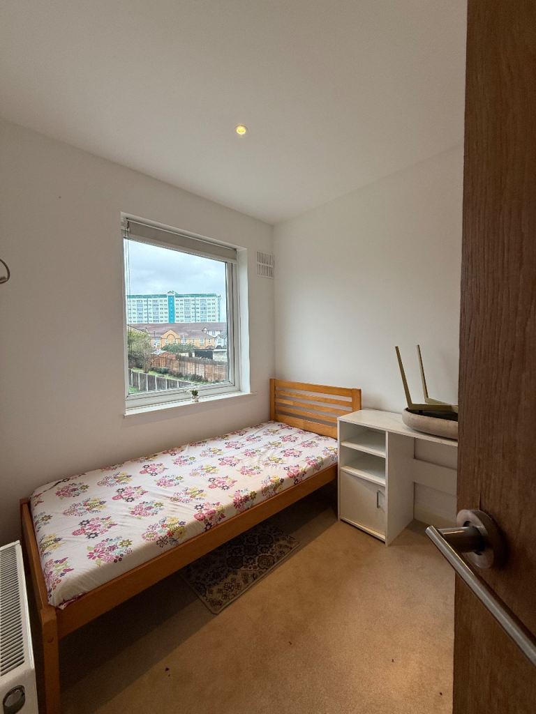 SINGLE ROOM TO RENT IN FELTHAM 