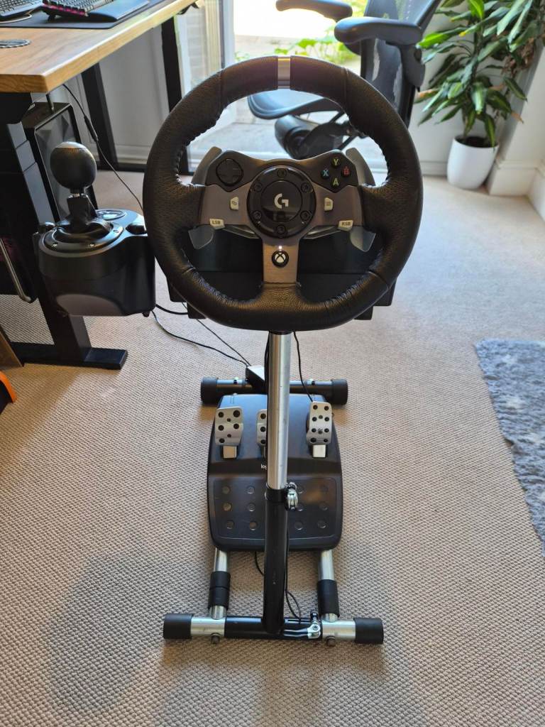 Logitech G920 Driving Force Racing Wheel, Pedals & Shifter - Xbox/PC