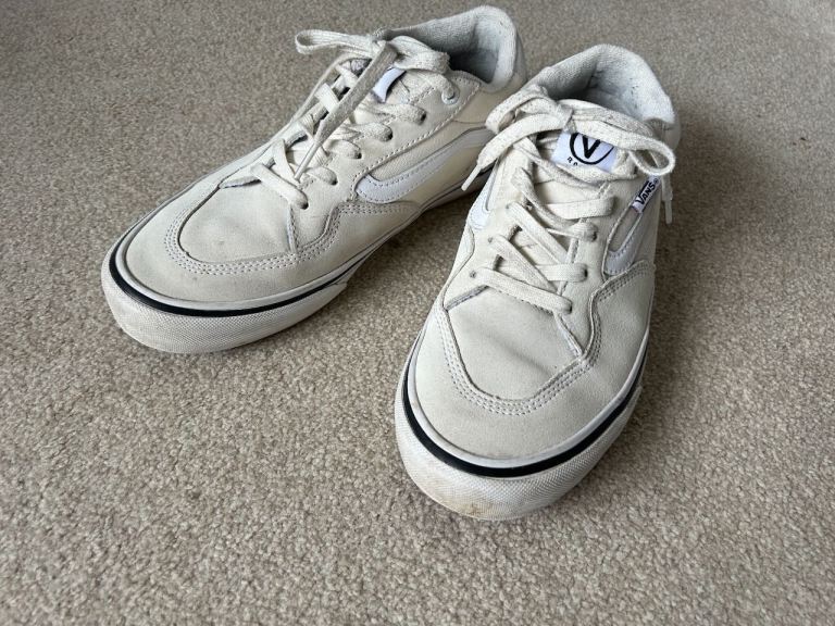 Men's "All White" Vans Rowan Pro skater shoes UK size 8.5, lightly used