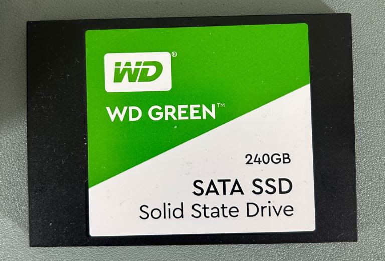 240gb 2.5” SSD WD Green sata hard drive