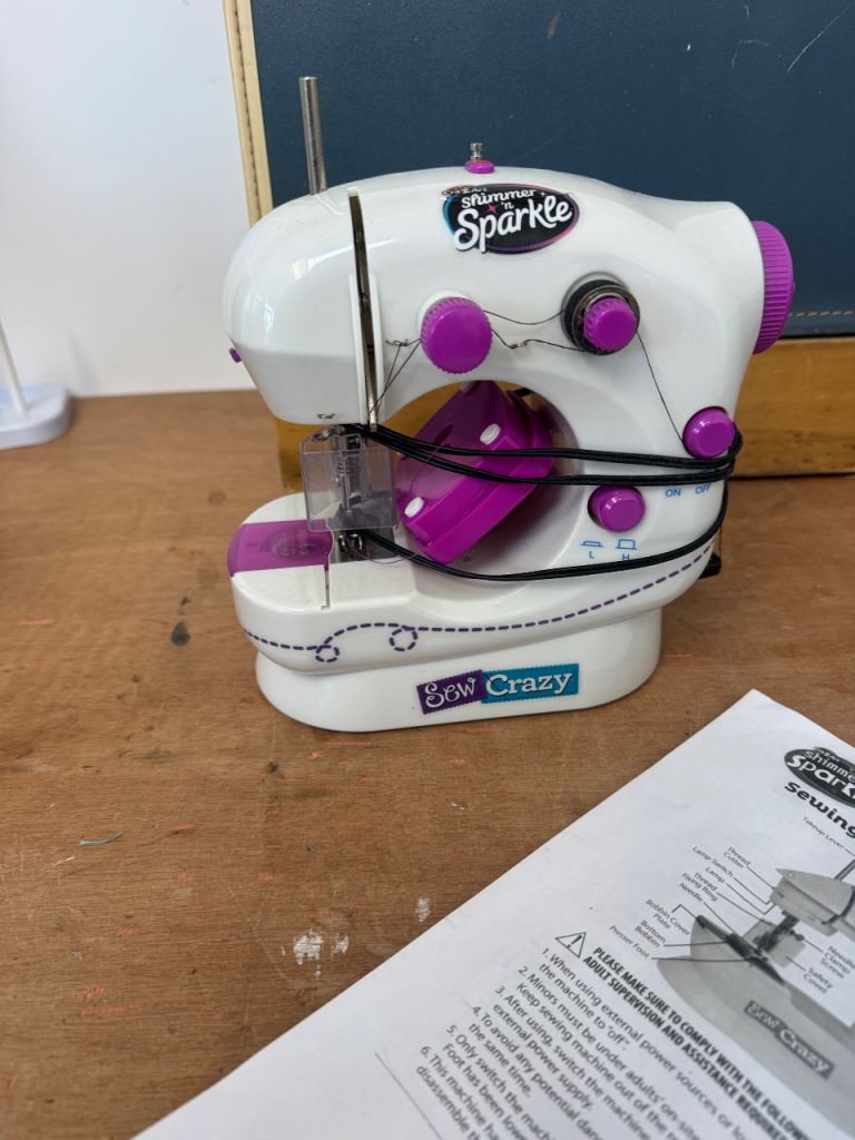 Shimmer 'n Sparkle Sew Crazy Sewing Machine – Good Condition